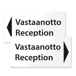 Vastaanotto ja reception tekstillä oleva valkopohjainen kyltti mustalla tekstillä ja suunnan osoittavalla nuolella.